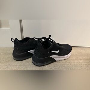 SOLD / Nike Air Max motion 2